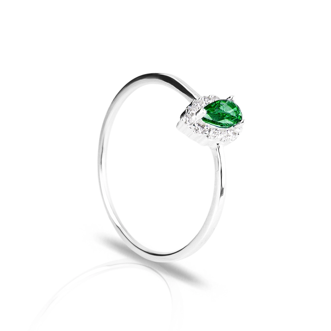 Anel de Prata Espelhado com Gota em Zircônia Esmeralda