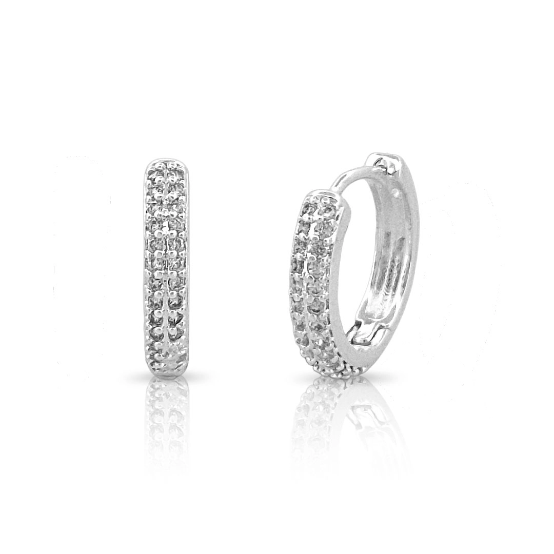 Brinco de Prata Leve Argola Clic com Zircônias Cravejadas