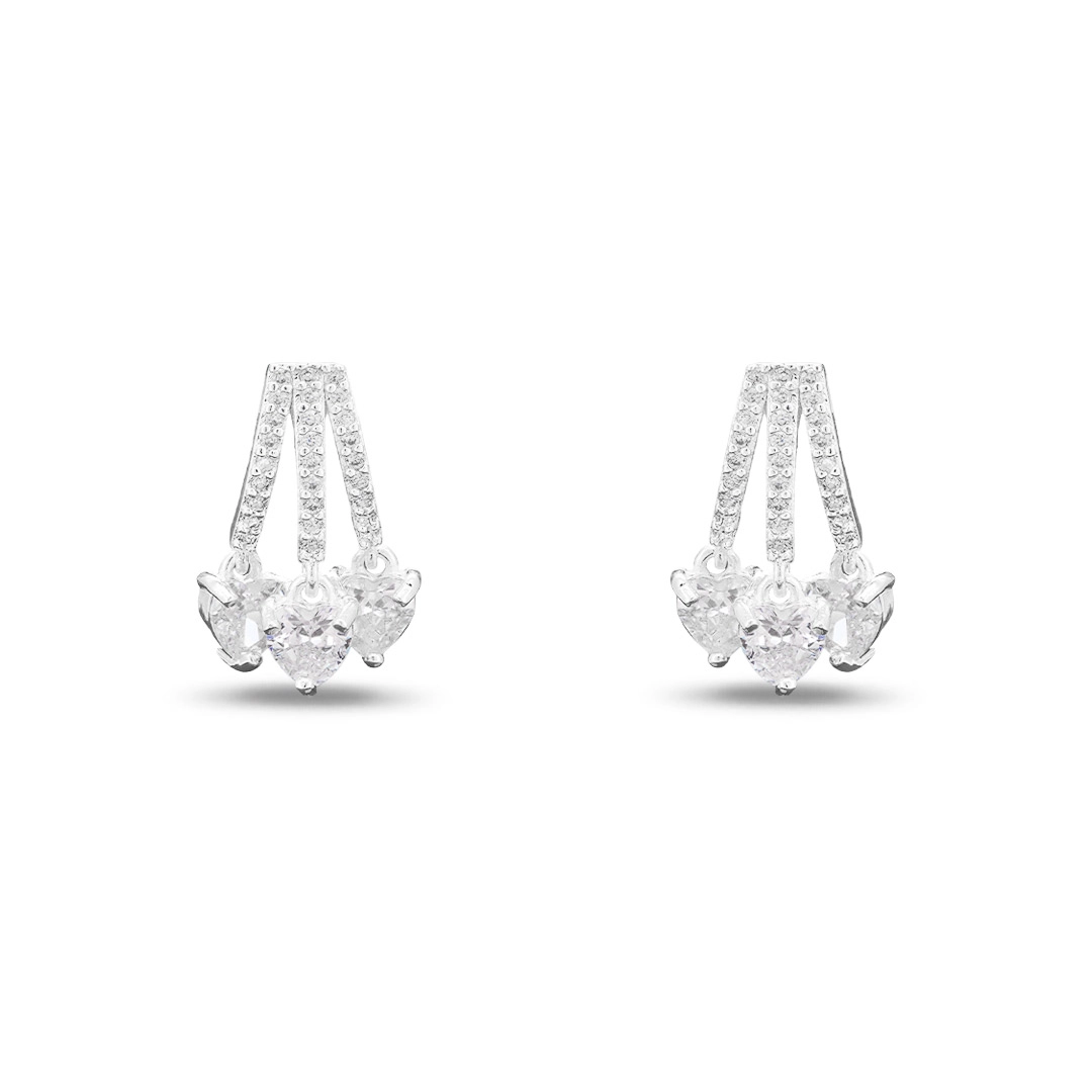 Brinco De Prata Leve Três Fios com Corações de Zircônia Cristal