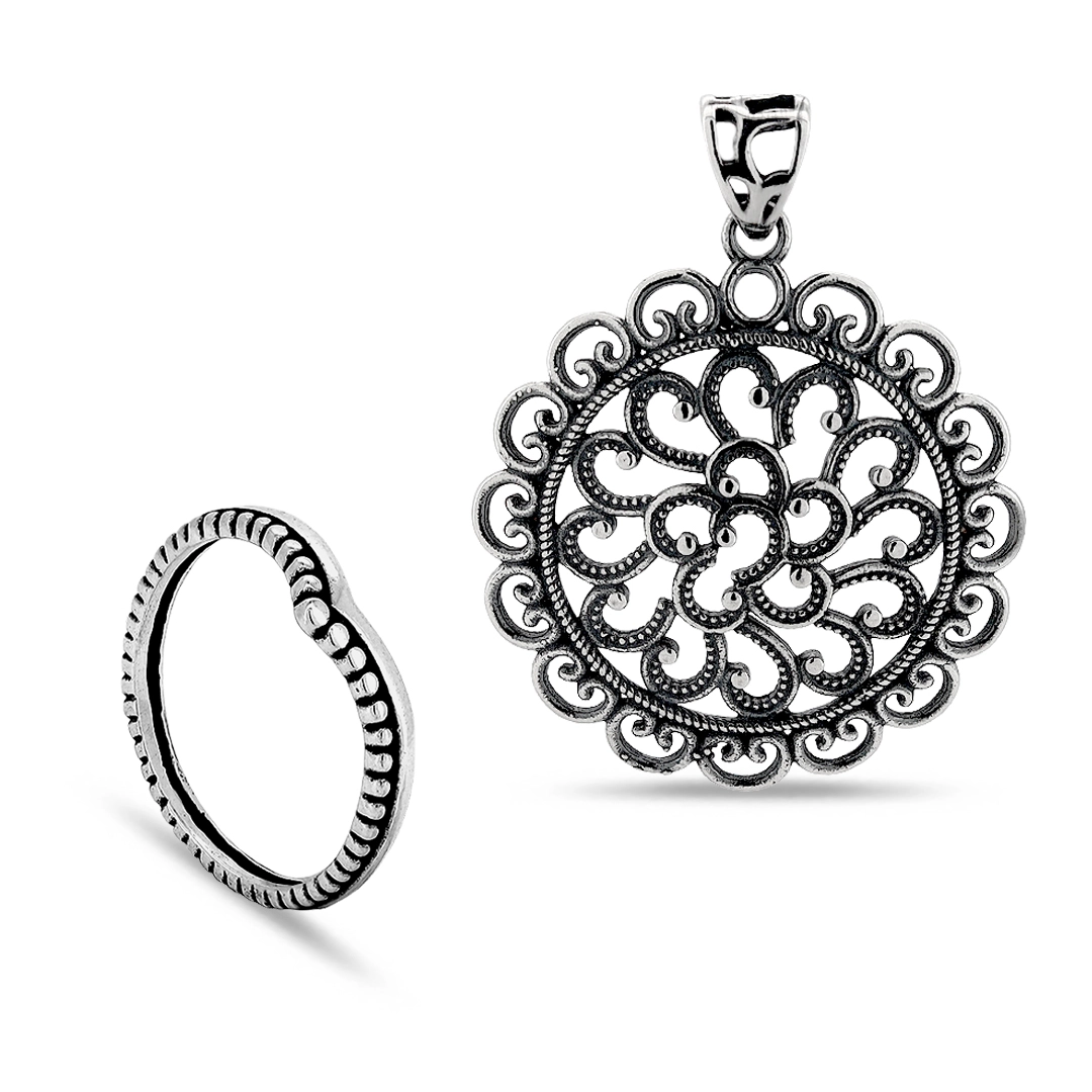 Look de pingente e anel envelhecido